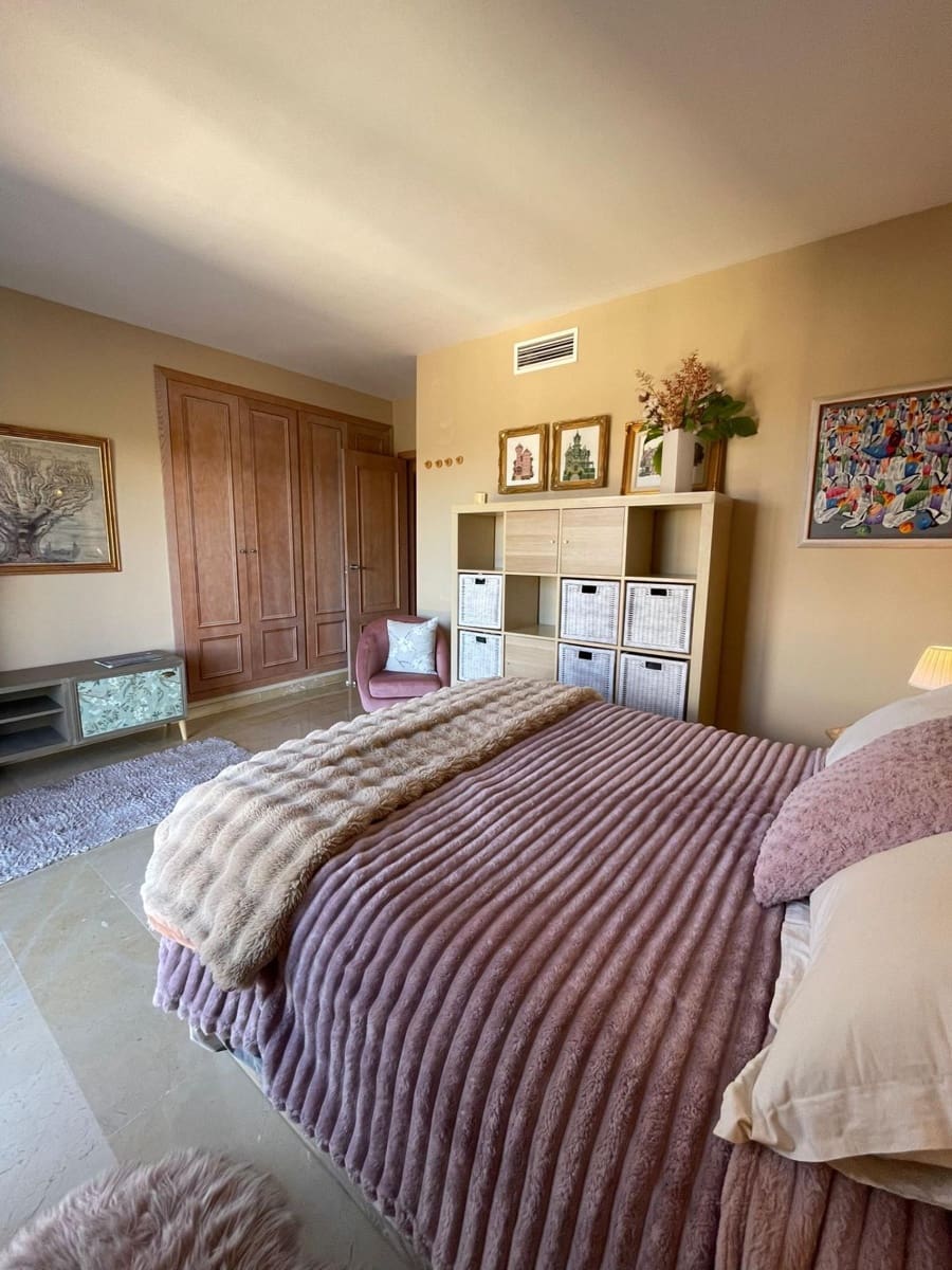 3 bedroom Penthouse for sale in Santa Ponsa with pool - € 1,640,000 (Ref: 9674317)