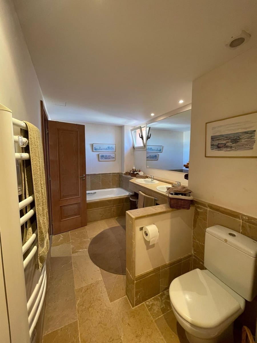 3 bedroom Penthouse for sale in Santa Ponsa with pool - € 1,640,000 (Ref: 9674317)