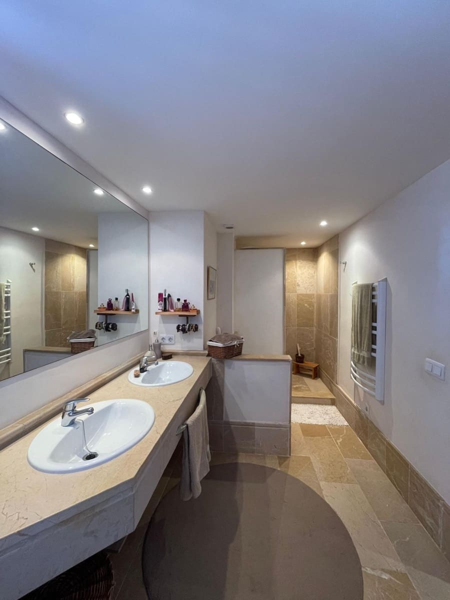 3 bedroom Penthouse for sale in Santa Ponsa with pool - € 1,640,000 (Ref: 9674317)