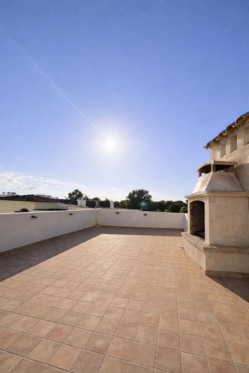 3 bedroom Penthouse for sale in Santa Ponsa with pool - € 1,640,000 (Ref: 9674317)