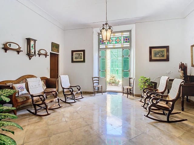 9 Zimmer Villa zu verkaufen in Manacor mit Garage - 1.100.000 € (Ref: 9698874)