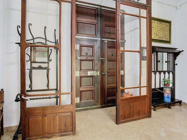 9 Zimmer Villa zu verkaufen in Manacor mit Garage - 1.100.000 € (Ref: 9698874)