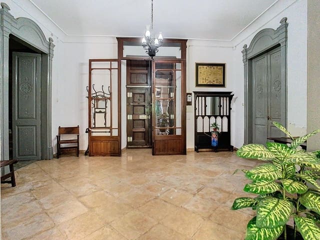 9 Zimmer Villa zu verkaufen in Manacor mit Garage - 1.100.000 € (Ref: 9698874)