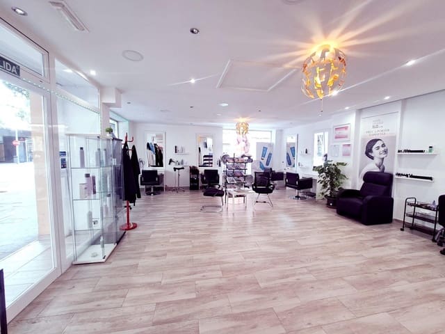 Commercieel te koop in Bons Aires, Palma de Mallorca met garage - € 49.000 (Ref: 9712058)