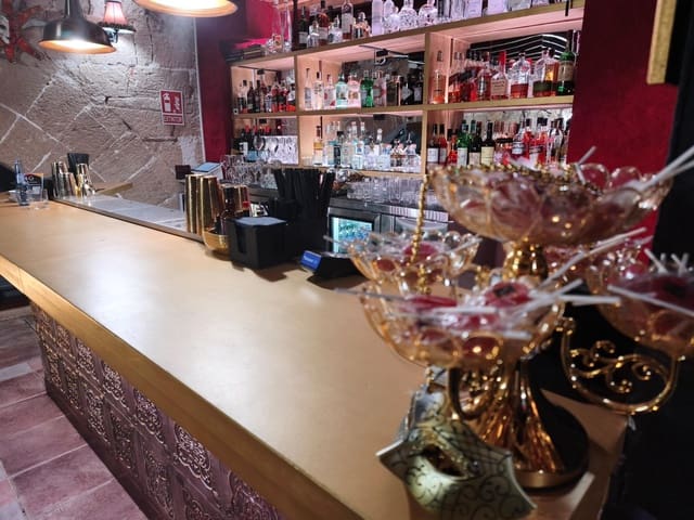 Commercial for sale in Palma de Mallorca - € 140,000 (Ref: 9712060)