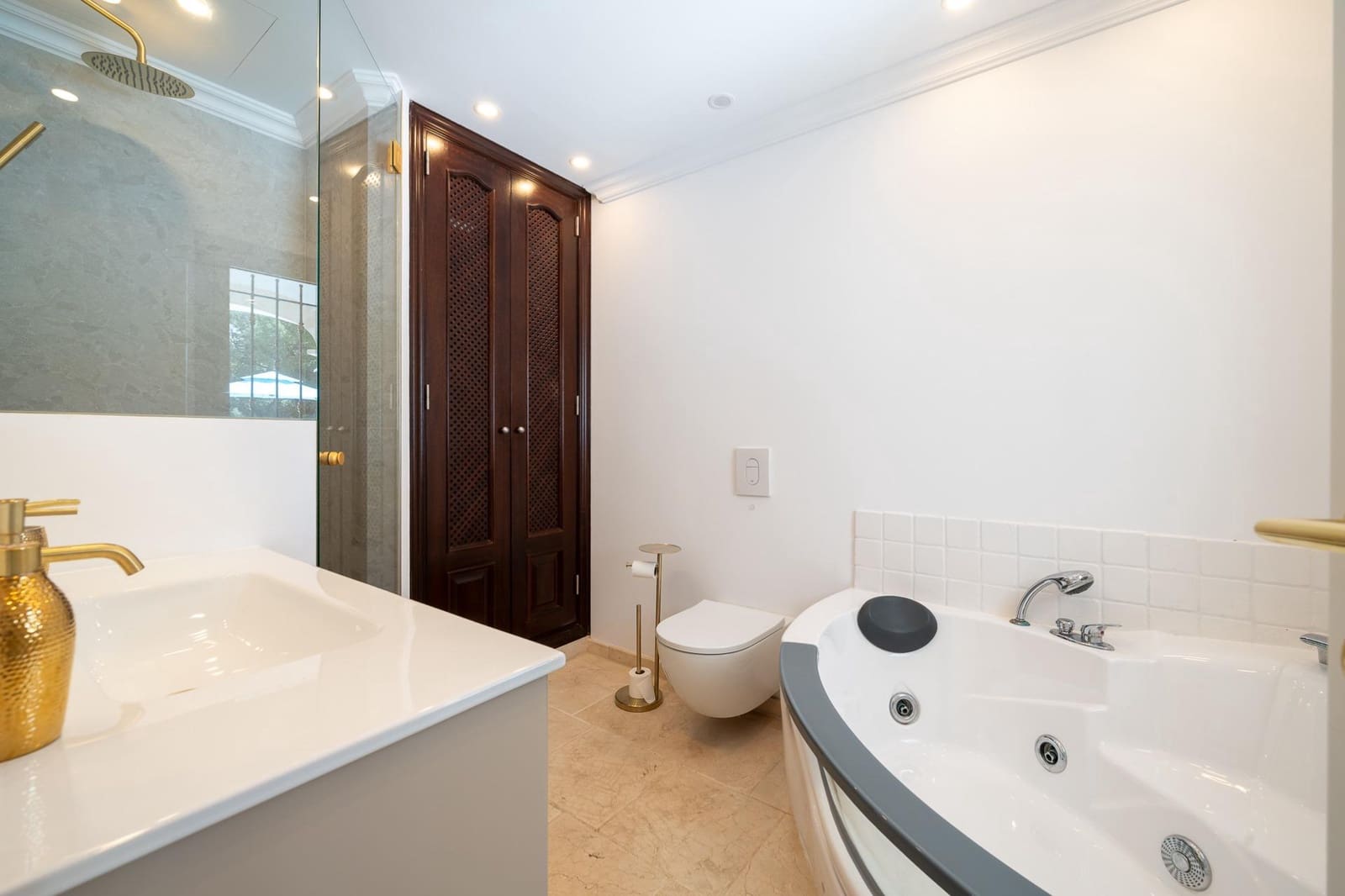 7 makuuhuone Huvila myytävänä paikassa Costa de la Calma mukana uima-altaan - 6 950 000 € (Ref: 9762062)