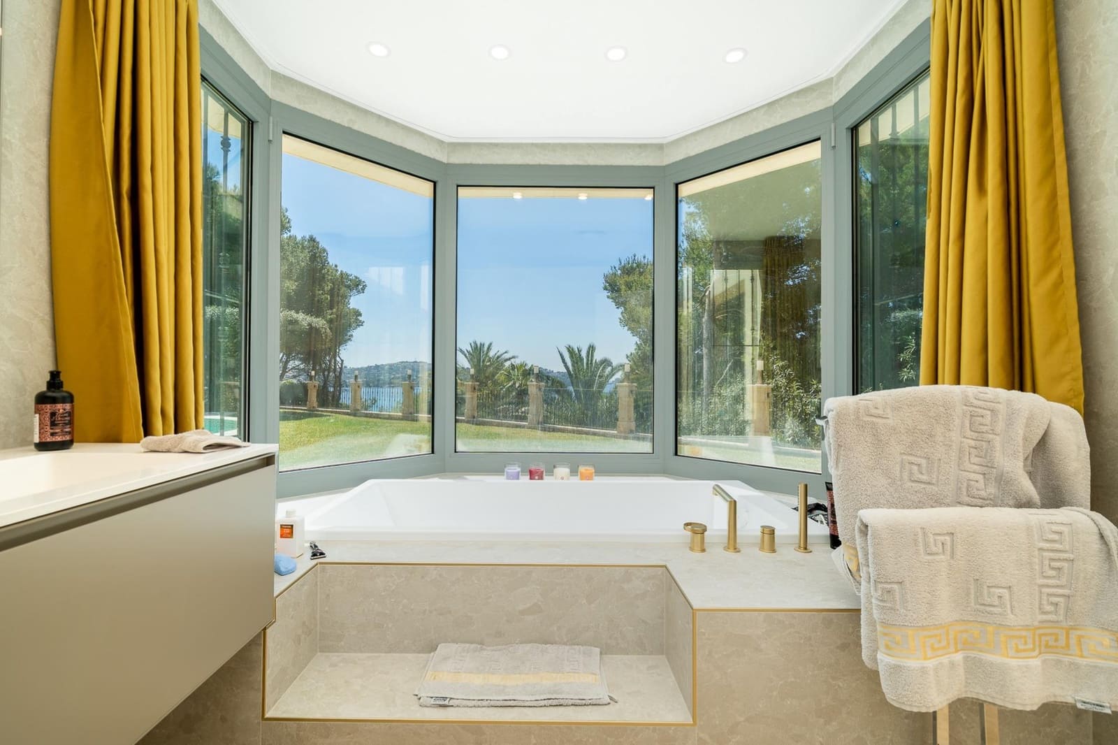 7 makuuhuone Huvila myytävänä paikassa Costa de la Calma mukana uima-altaan - 6 950 000 € (Ref: 9762062)