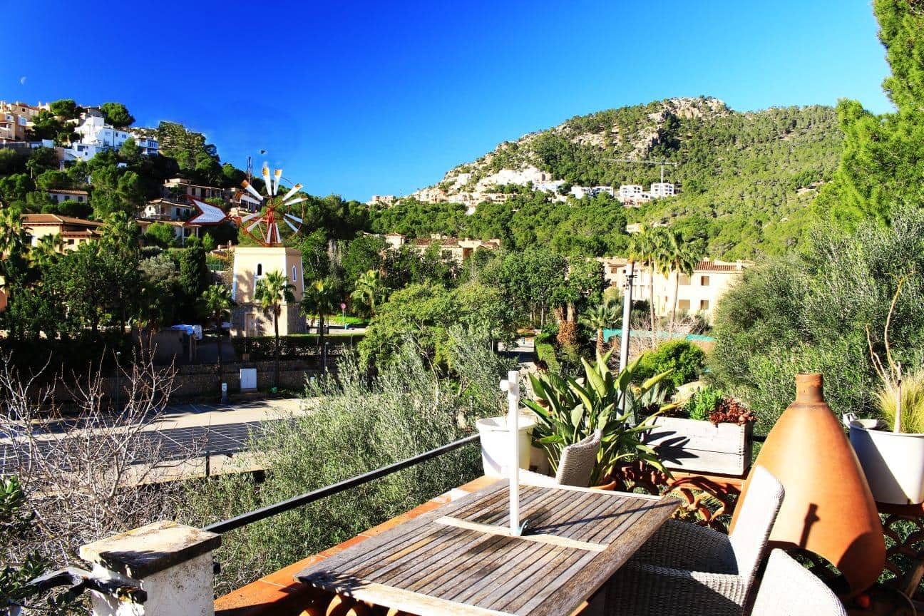 5 bedroom Villa for sale in Puerto de Andratx - € 1,800,000 (Ref: 9773162)