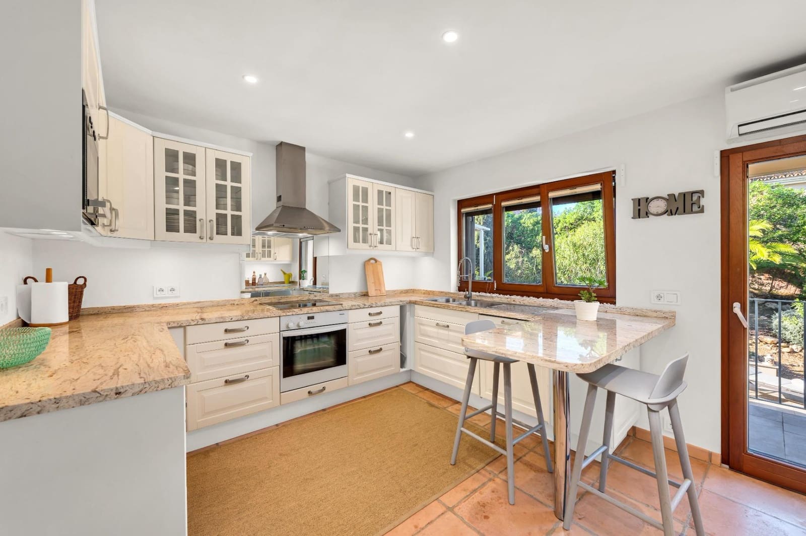 4 soverom Villa til salgs i Santa Ponsa med svømmebasseng garasje - € 1 995 000 (Ref: 9778260)