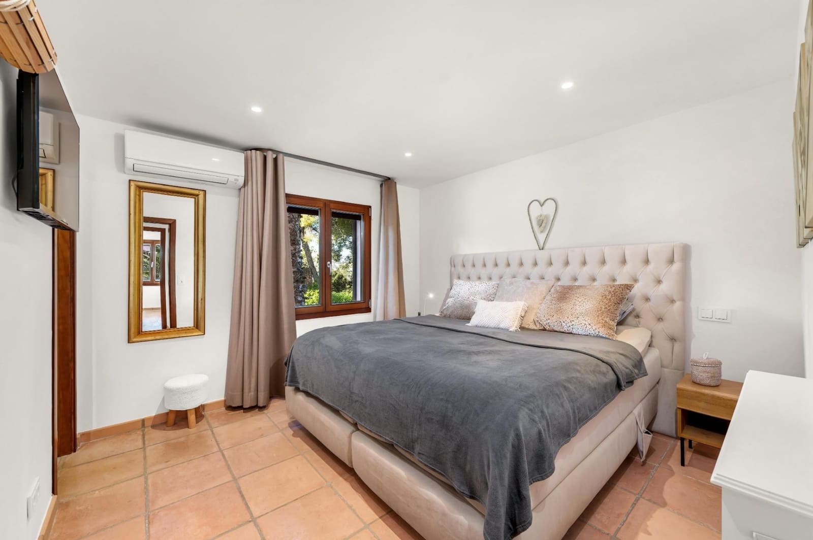 4 soverom Villa til salgs i Santa Ponsa med svømmebasseng garasje - € 1 995 000 (Ref: 9778260)