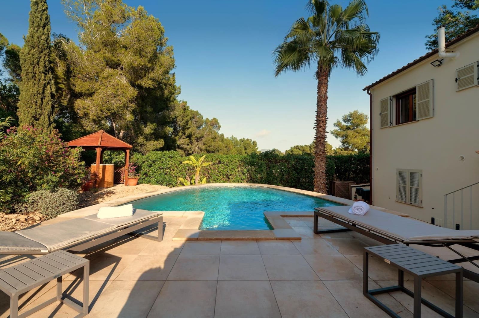 4 soverom Villa til salgs i Santa Ponsa med svømmebasseng garasje - € 1 995 000 (Ref: 9778260)