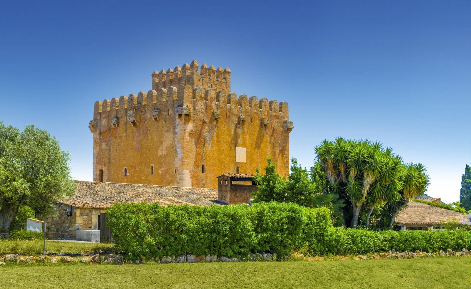 2 bedroom Apartment for sale in Capdepera with pool garage - € 655,000 (Ref: 9794747)