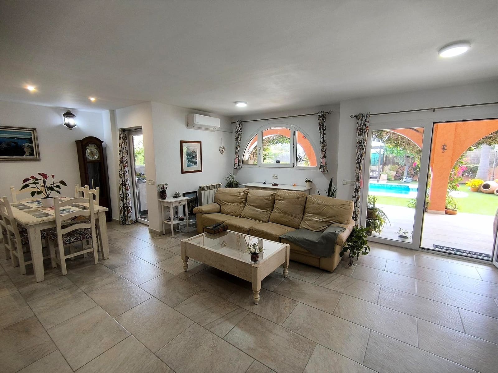 4 chambre Villa/Maison à vendre à El Toro / Port Adriano avec piscine garage - 1 590 000 € (Ref: 9808059)