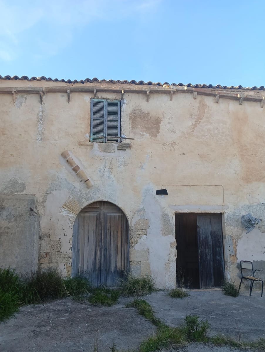 4 bedroom Finca/Country House for sale in Manacor - € 650,000 (Ref: 9817971)