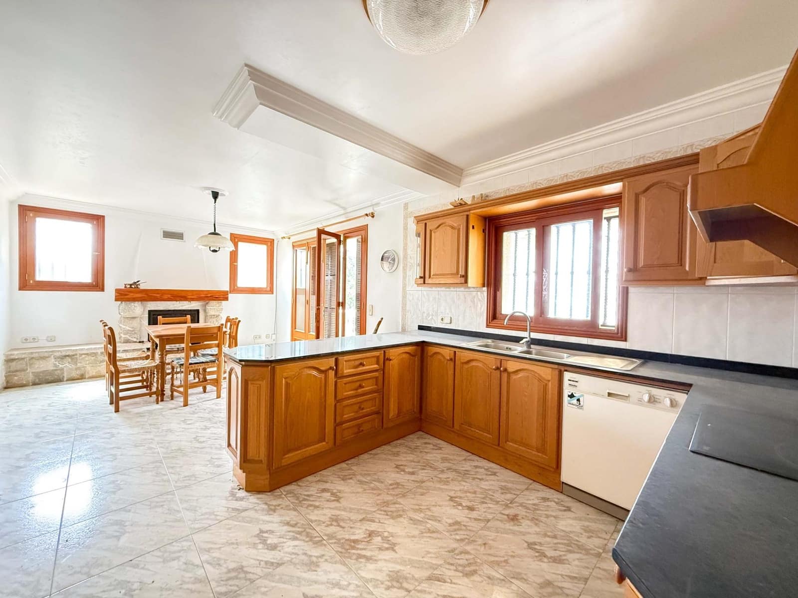 4 bedroom Villa for rent in Portocristo / Port de Manacor with garage - € 2,000 (Ref: 9820607)