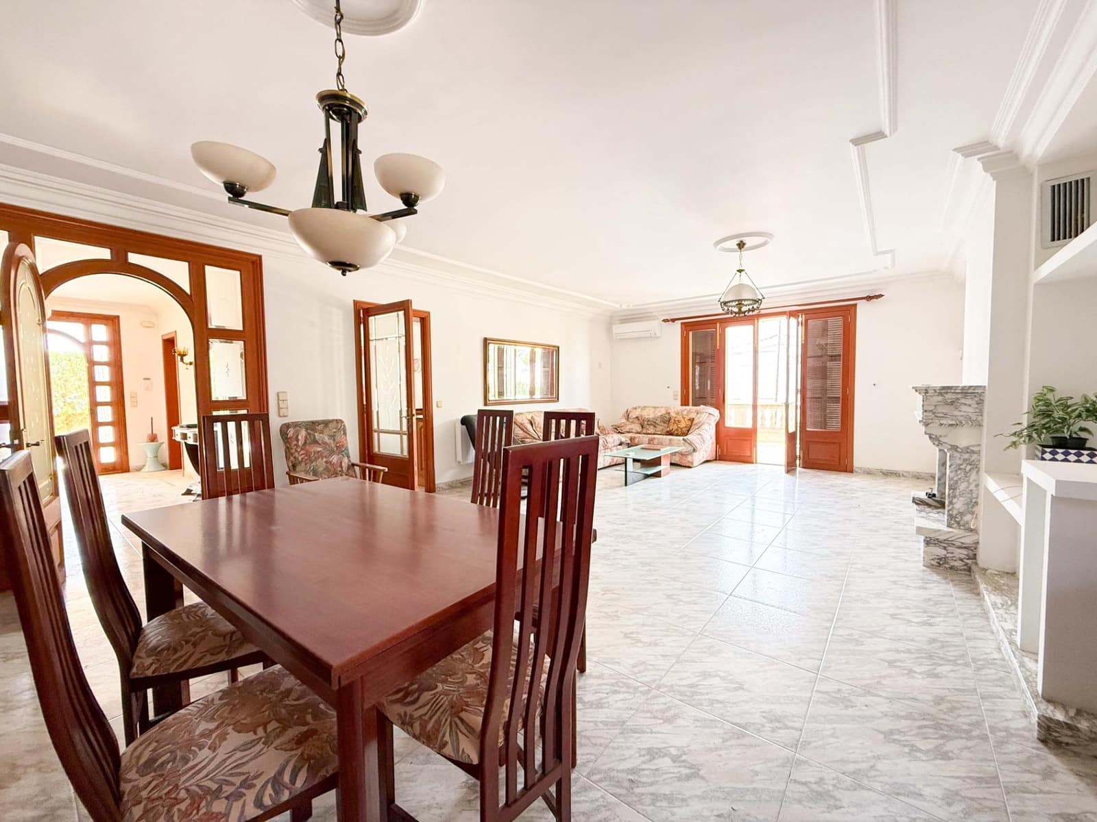 4 bedroom Villa for rent in Portocristo / Port de Manacor with garage - € 2,000 (Ref: 9820607)