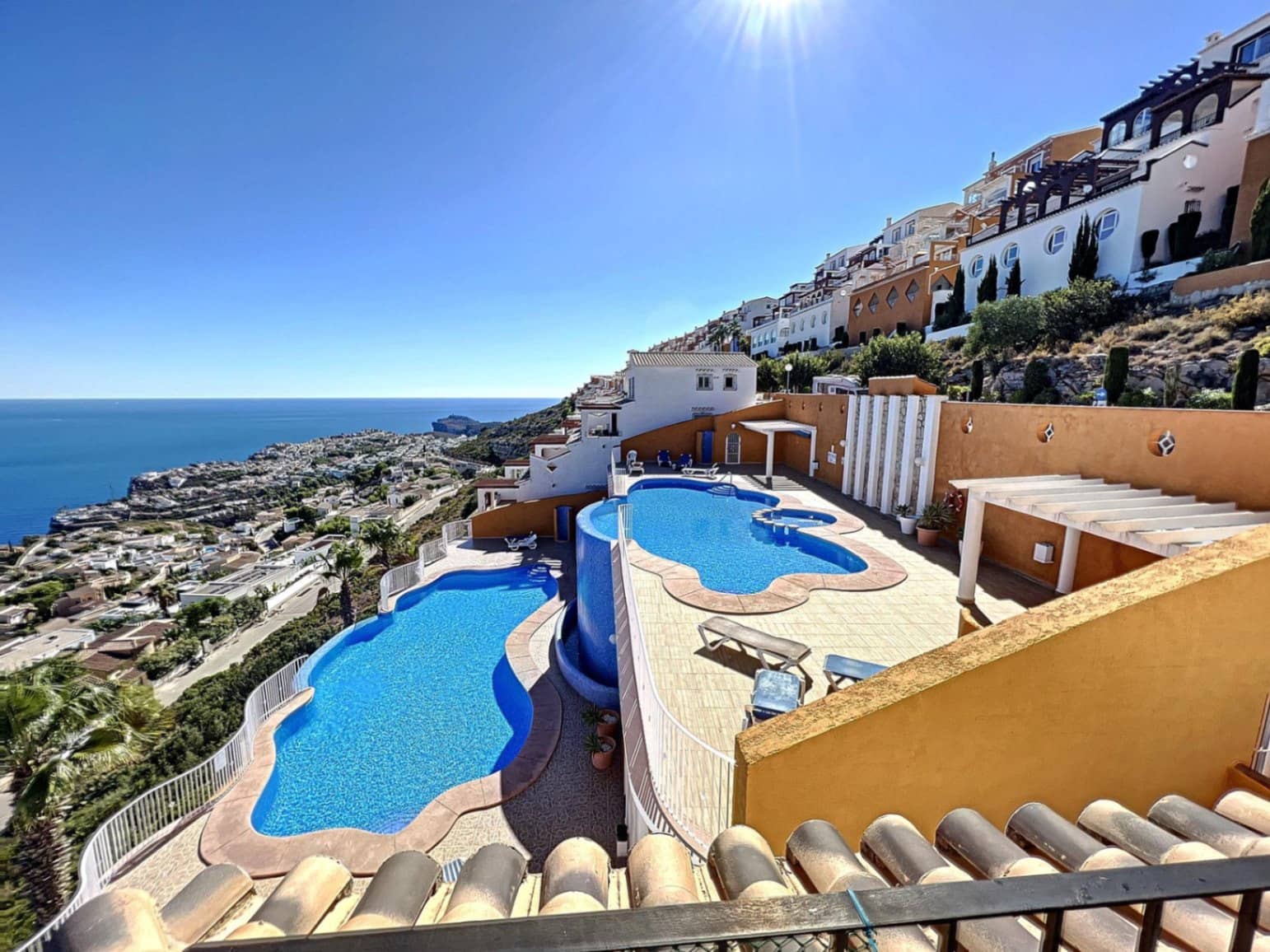 Apartamento de 2 habitaciones en Benitachell / Benitatxell en venta con piscina garaje - 275.000 € (Ref: 10024543)