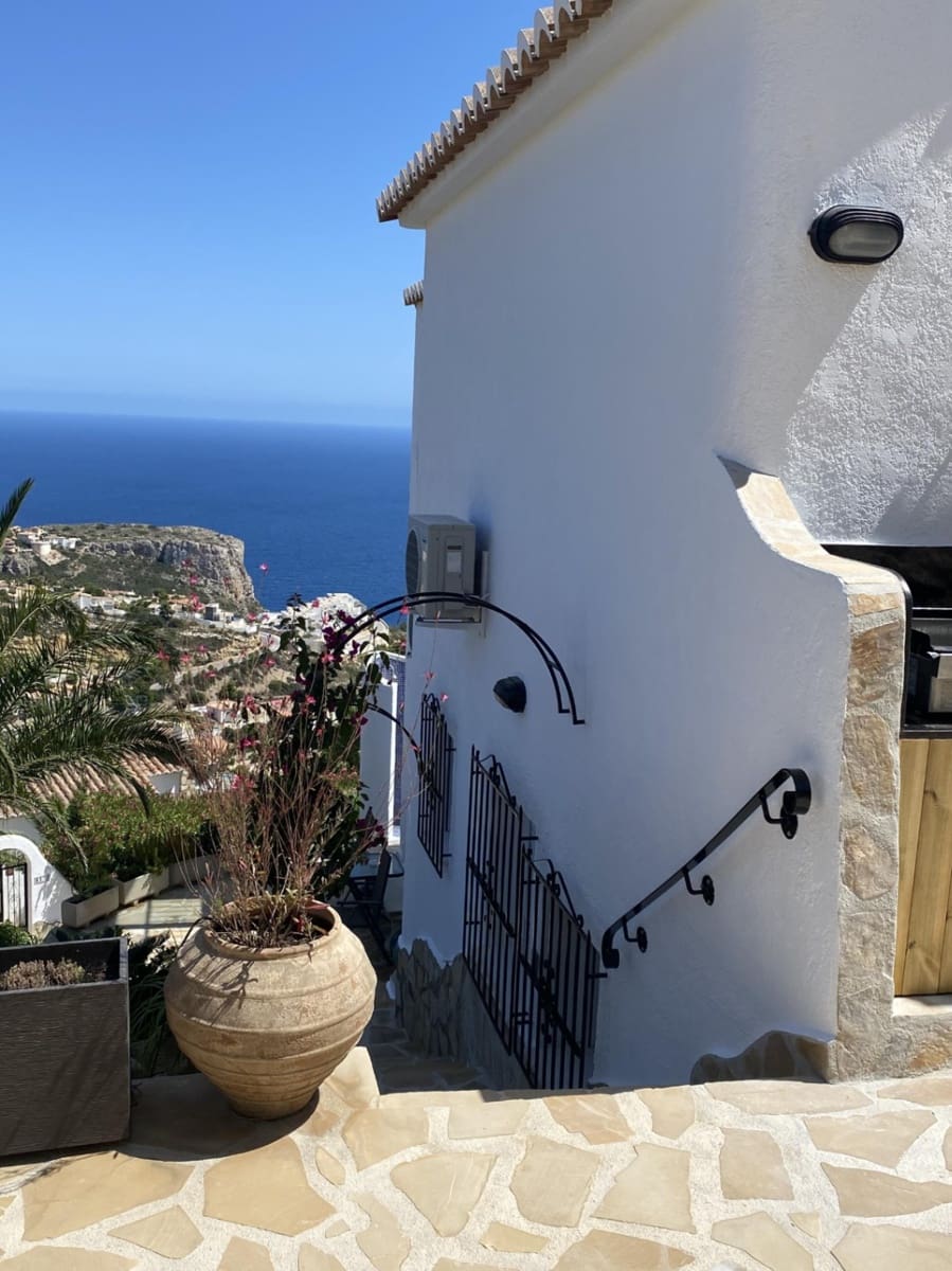 Chalet de 4 habitaciones en Benitachell / Benitatxell en venta con piscina garaje - 890.000 € (Ref: 10140451)