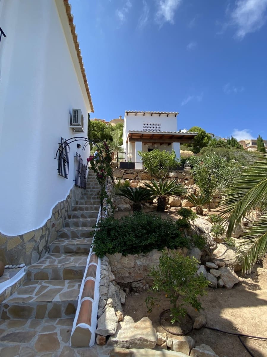 Chalet de 4 habitaciones en Benitachell / Benitatxell en venta con piscina garaje - 890.000 € (Ref: 10140451)