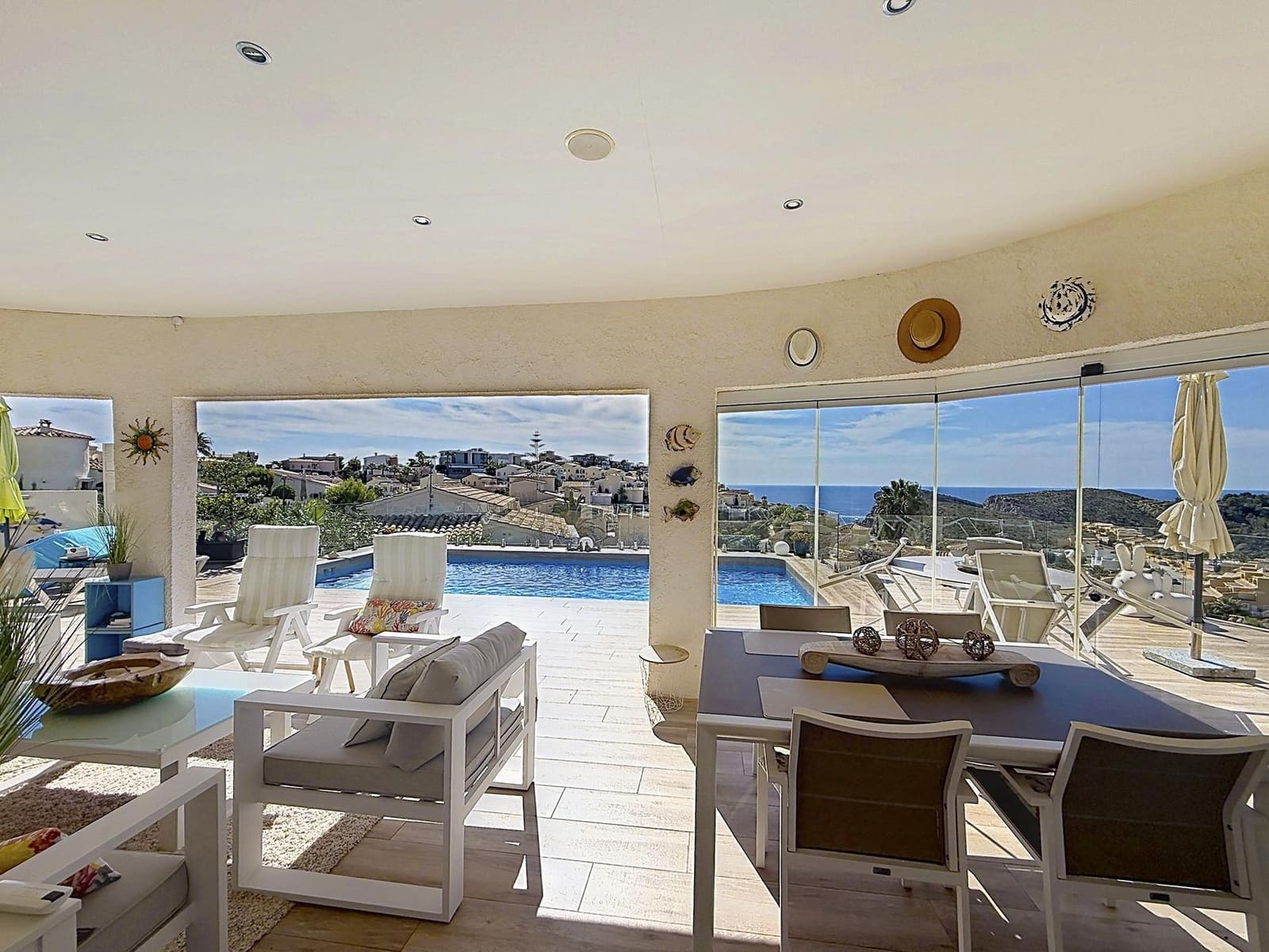 4 bedroom Villa for sale in Benitachell / Benitatxell with pool garage - € 895,000 (Ref: 10154184)