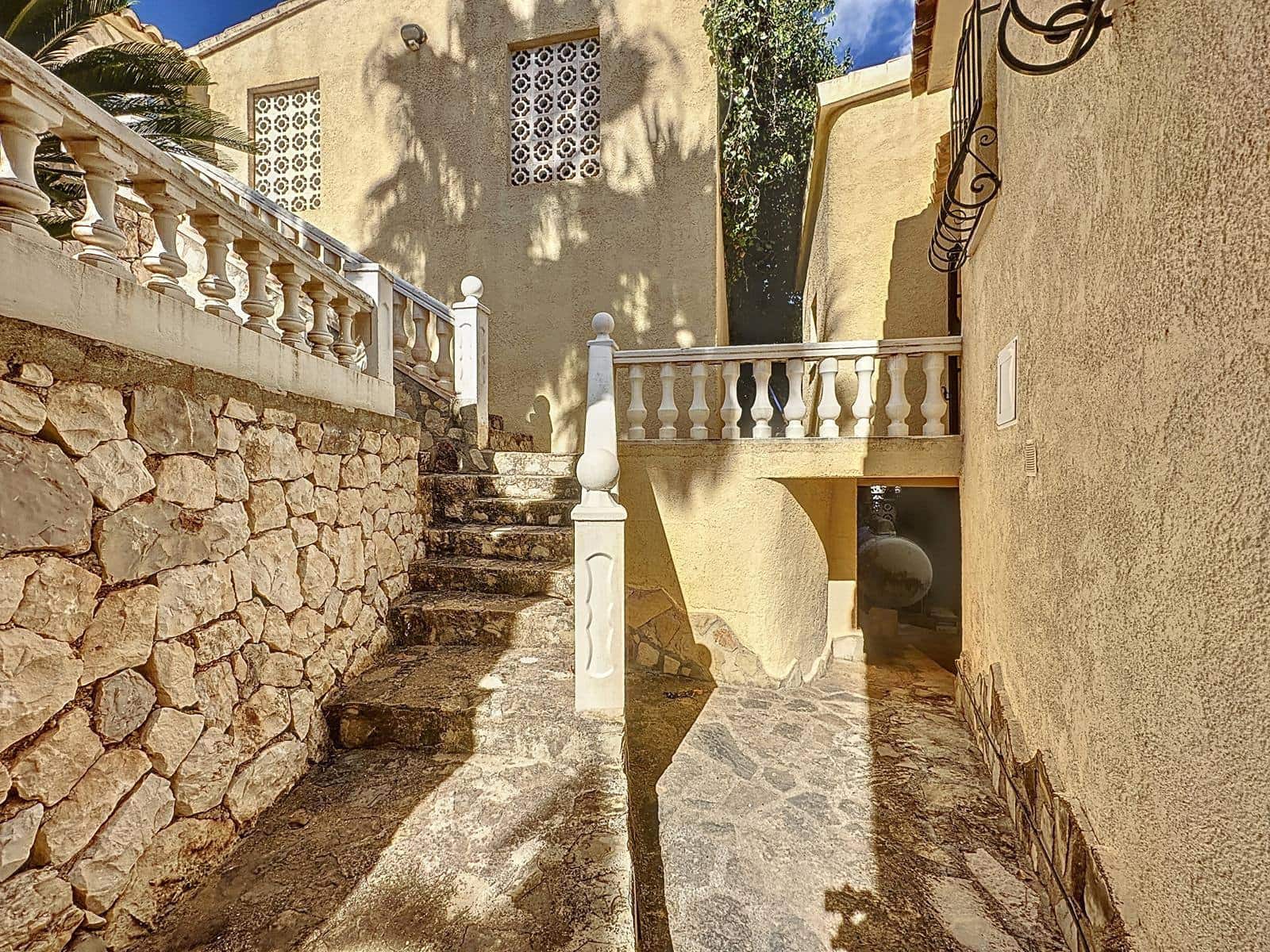 4 soverom Villa til salgs i Benitachell / Benitatxell med svømmebasseng garasje - € 529 000 (Ref: 7862568)