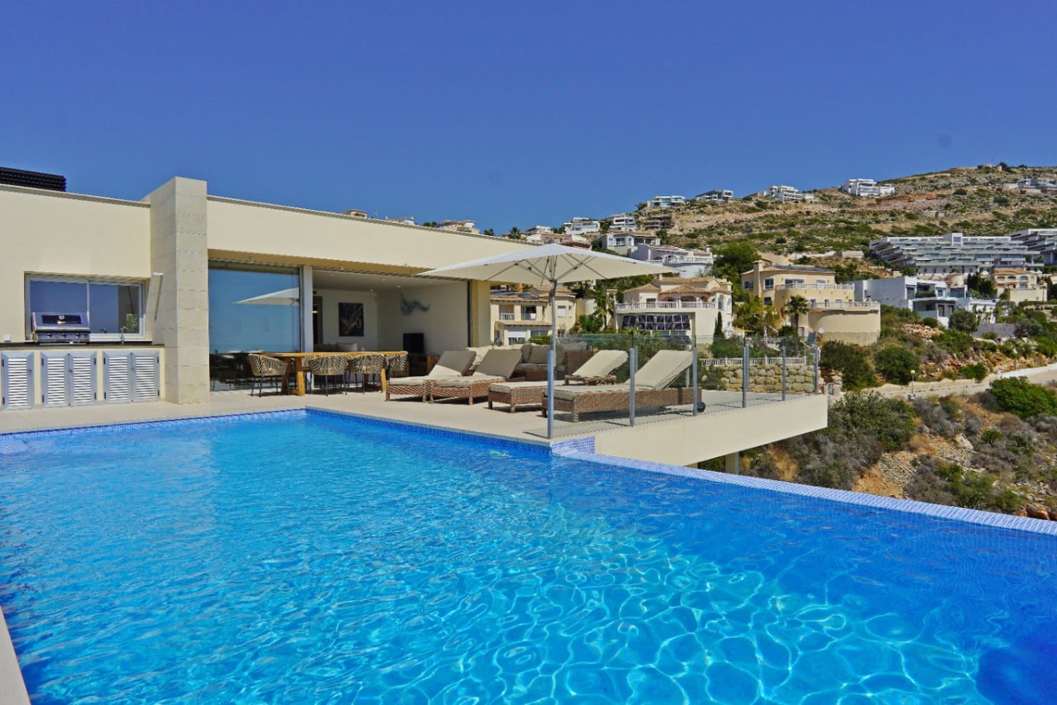 3 sypialnia Willa na sprzedaż w Benitachell / Benitatxell z basenem garażem - 1 499 000 € (Ref: 8366525)