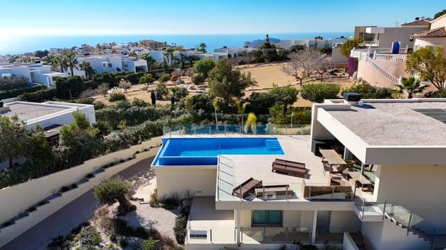 Chalet de 4 habitaciones en Cumbre del Sol, Benitachell / Benitatxell en venta con piscina garaje - 1.429.000 € (Ref: 8366525)