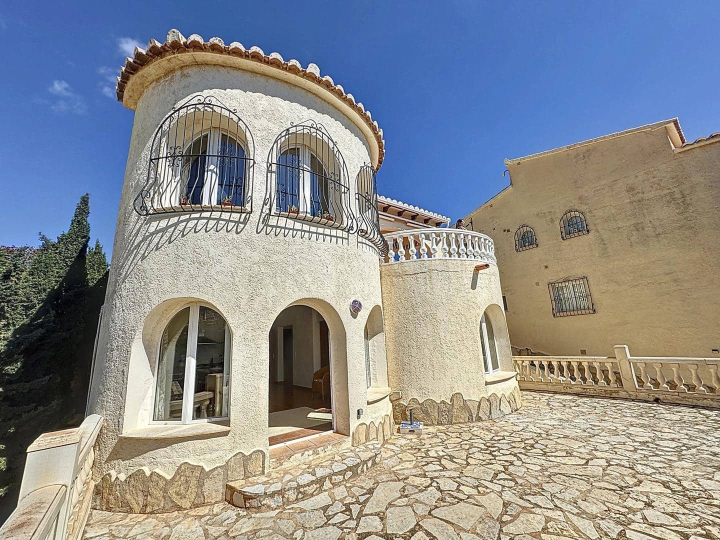 4 sypialnia Willa na sprzedaż w Benitachell / Benitatxell z basenem garażem - 495 000 € (Ref: 8897940)