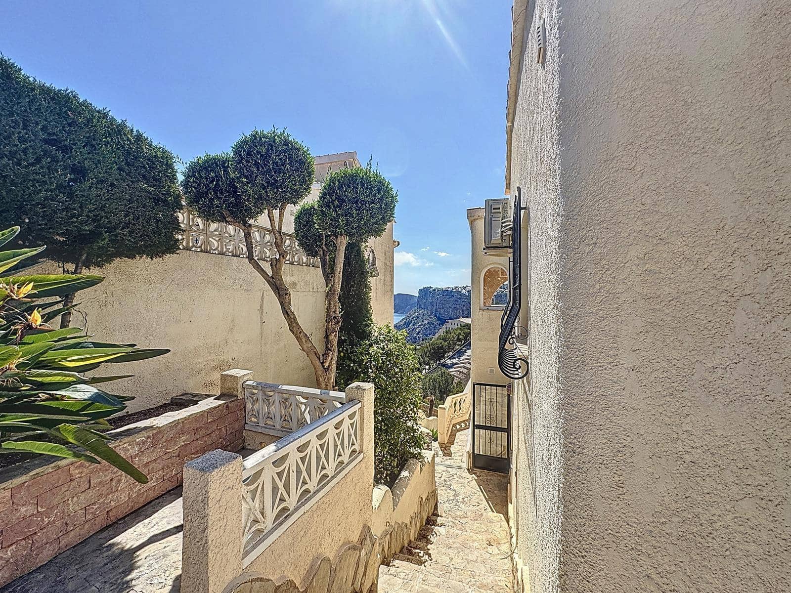 4 sypialnia Willa na sprzedaż w Benitachell / Benitatxell z basenem garażem - 495 000 € (Ref: 8897940)