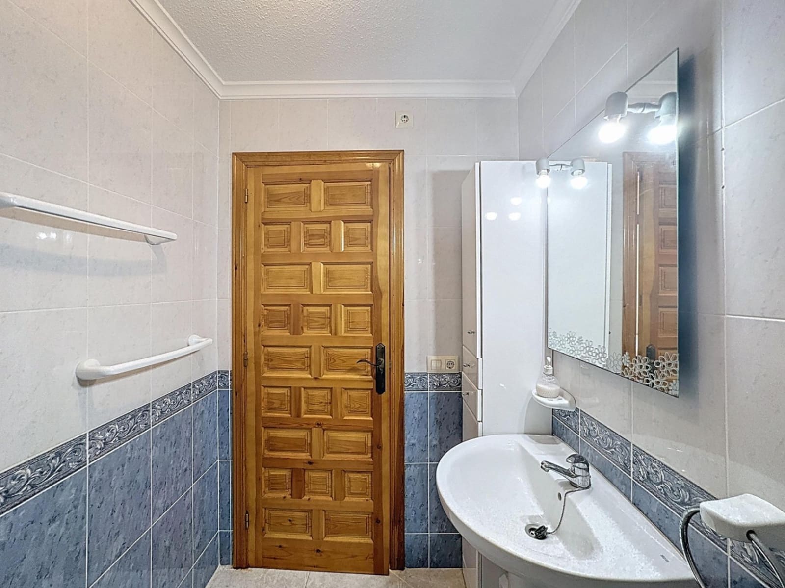 2 bedroom Apartment for sale in Benitachell / Benitatxell with pool garage - € 175,000 (Ref: 9087251)