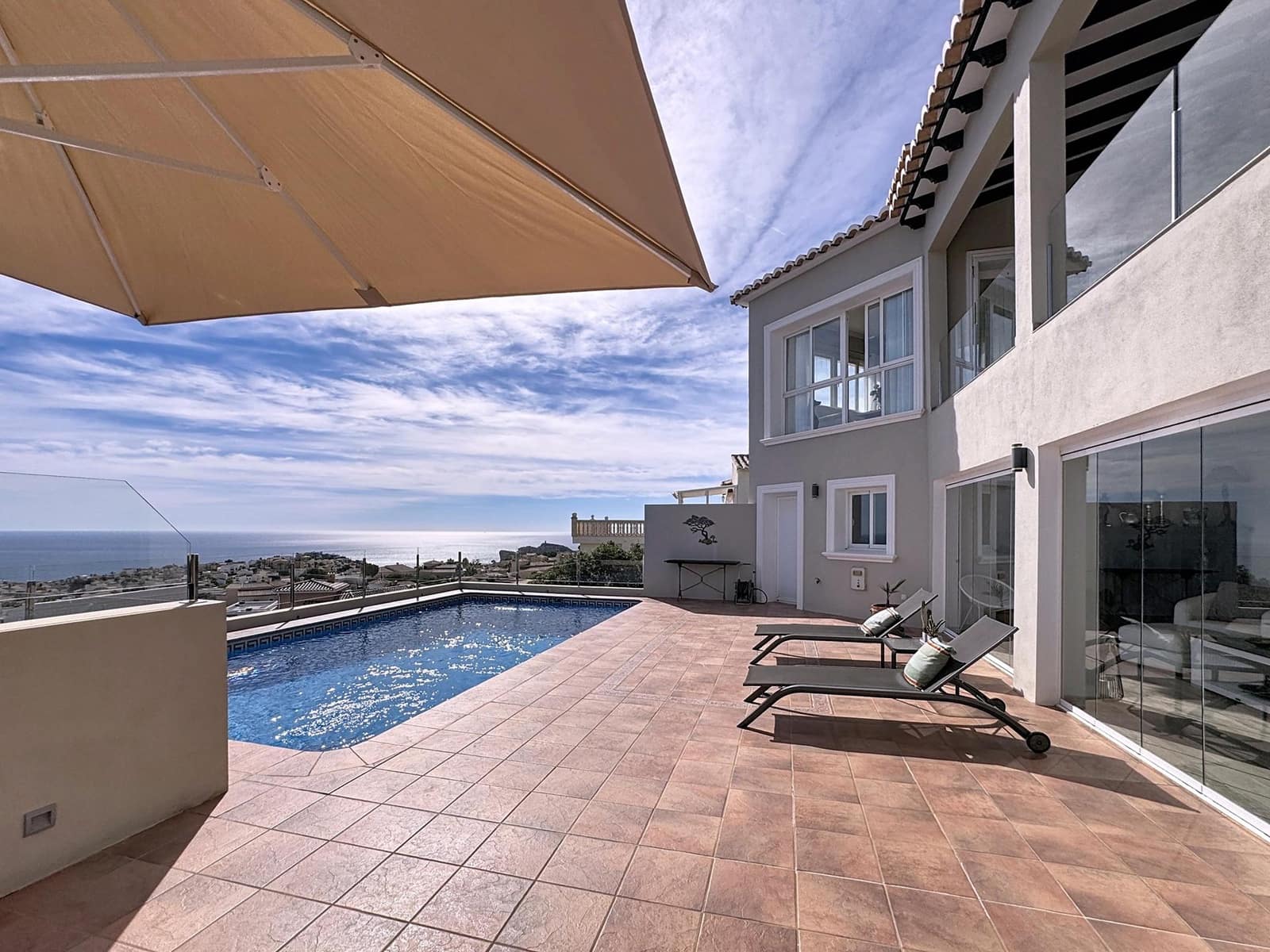 5 sypialnia Willa na sprzedaż w Benitachell / Benitatxell z basenem garażem - 1 100 000 € (Ref: 9342224)