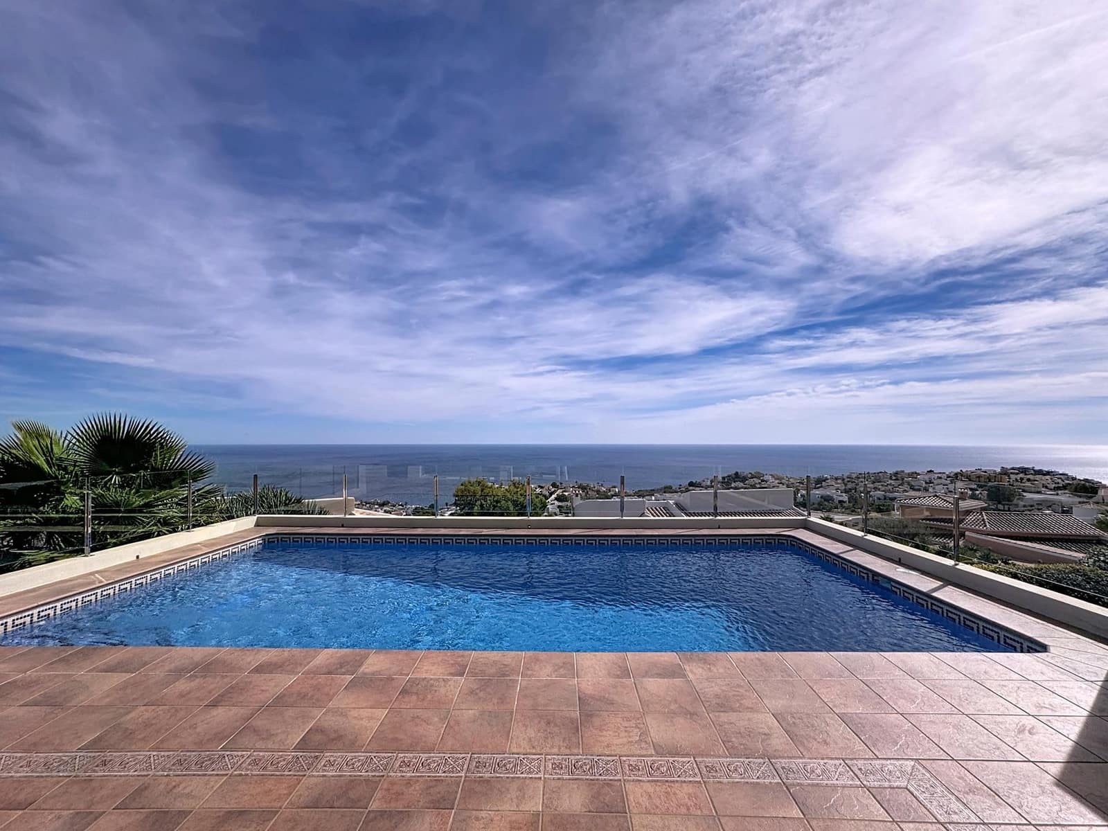 5 sypialnia Willa na sprzedaż w Benitachell / Benitatxell z basenem garażem - 1 100 000 € (Ref: 9342224)