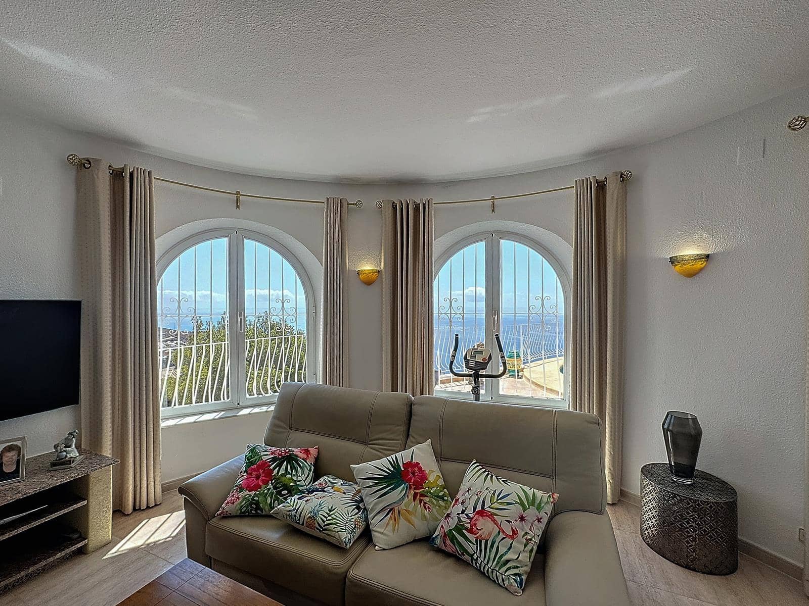 3 bedroom Villa for sale in Benitachell / Benitatxell with pool garage - € 695,000 (Ref: 9384047)