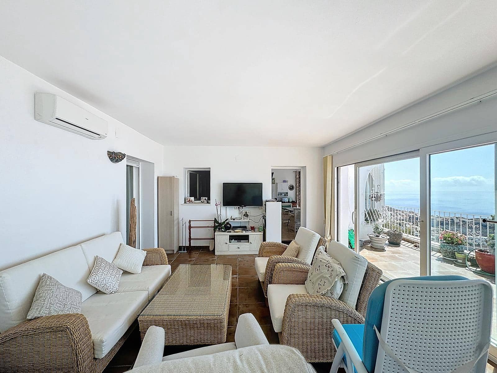 3 bedroom Villa for sale in Benitachell / Benitatxell with pool garage - € 695,000 (Ref: 9384047)