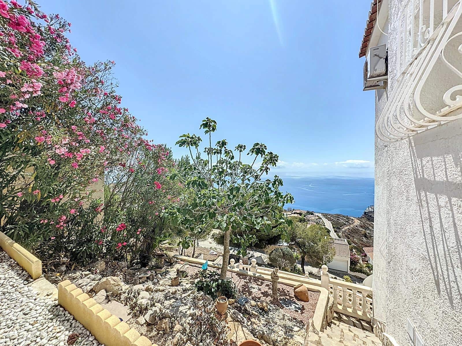 3 bedroom Villa for sale in Benitachell / Benitatxell with pool garage - € 695,000 (Ref: 9384047)