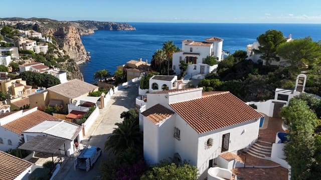 Chalet de 5 habitaciones en Cumbre del Sol, Benitachell / Benitatxell en venta con piscina garaje - 550.000 € (Ref: 9406947)