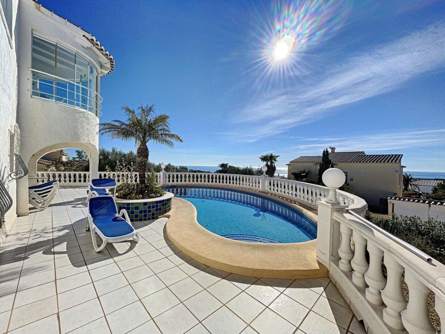 Chalet de 3 habitaciones en Benitachell / Benitatxell en venta con piscina garaje - 695.000 € (Ref: 9423961)