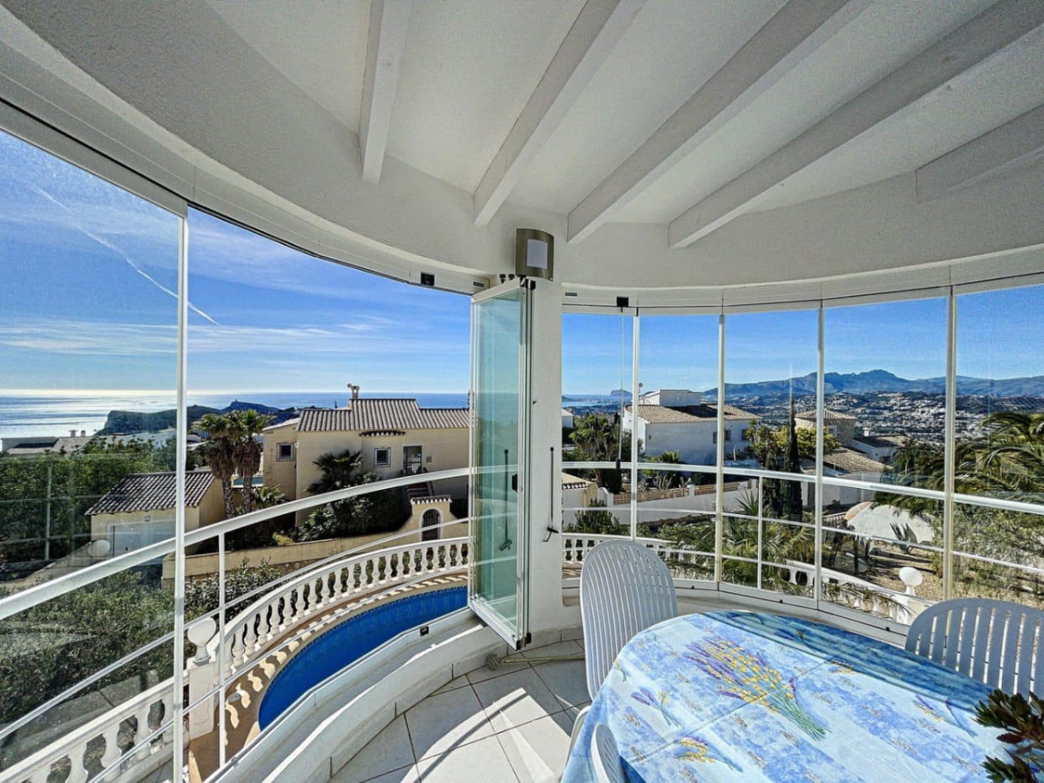 Chalet de 3 habitaciones en Benitachell / Benitatxell en venta con piscina garaje - 695.000 € (Ref: 9423961)