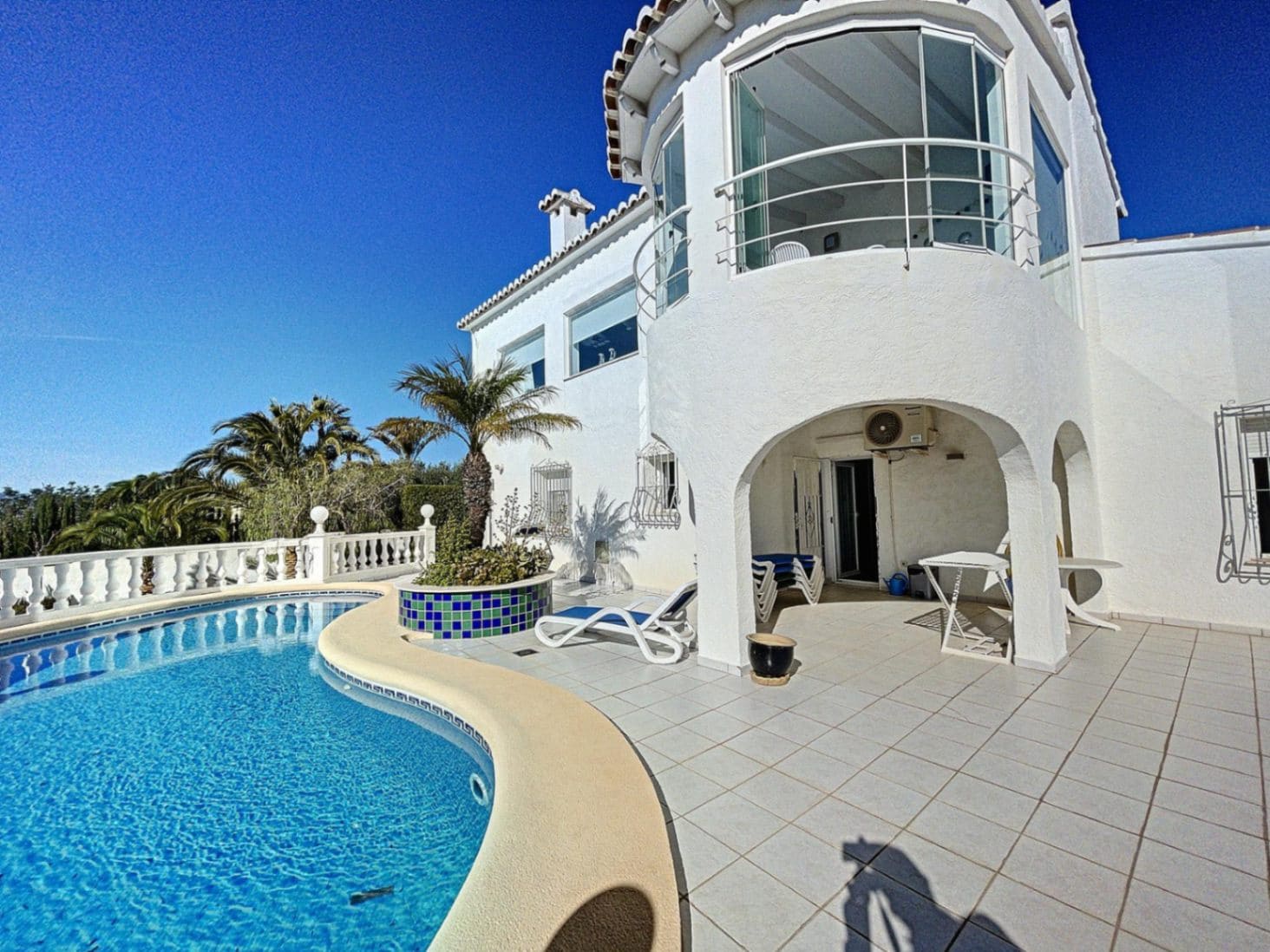 Chalet de 3 habitaciones en Benitachell / Benitatxell en venta con piscina garaje - 695.000 € (Ref: 9423961)