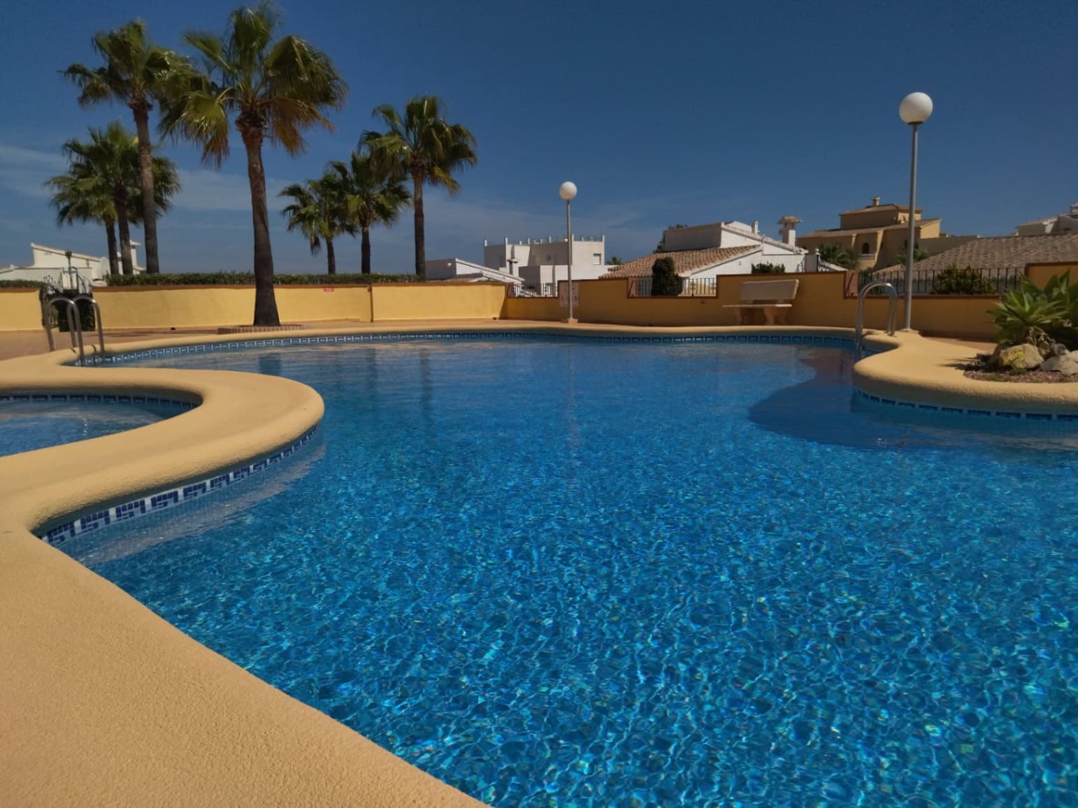 Chalet de 2 habitaciones en Benitachell / Benitatxell en venta con piscina garaje - 395.000 € (Ref: 9519142)