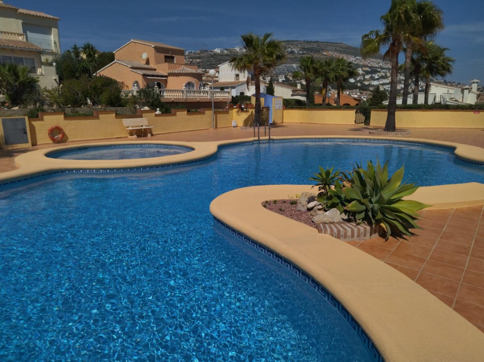 Chalet de 2 habitaciones en Benitachell / Benitatxell en venta con piscina garaje - 395.000 € (Ref: 9519142)