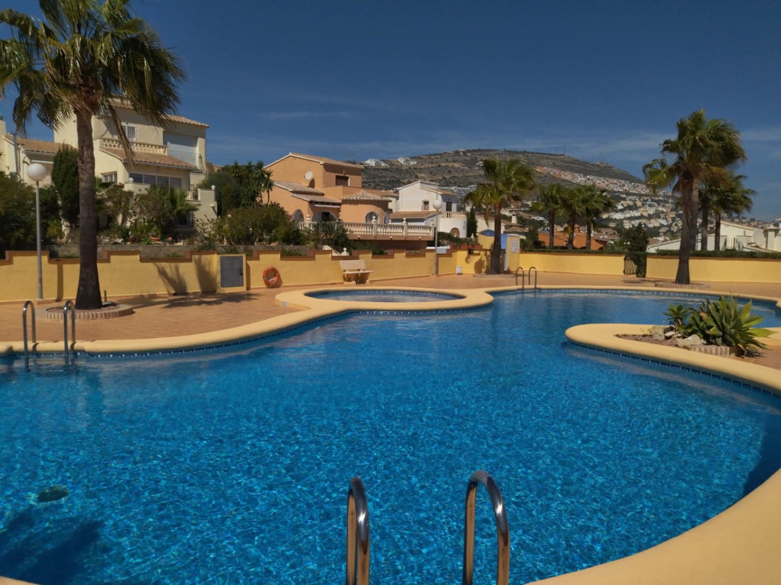 Chalet de 2 habitaciones en Benitachell / Benitatxell en venta con piscina garaje - 395.000 € (Ref: 9519142)