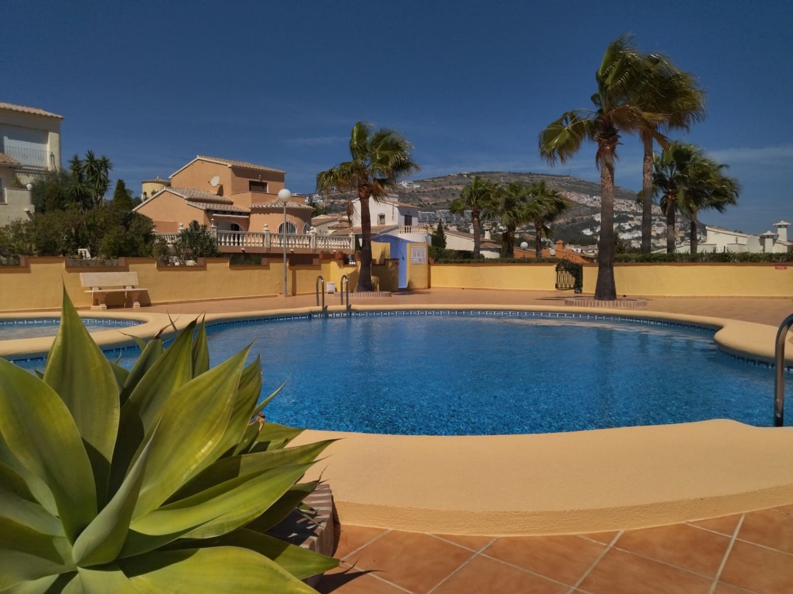 Chalet de 2 habitaciones en Benitachell / Benitatxell en venta con piscina garaje - 395.000 € (Ref: 9519142)