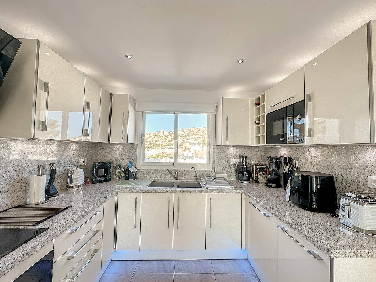 5 bedroom Villa for sale in Benitachell / Benitatxell with pool garage - € 1,375,000 (Ref: 9523670)