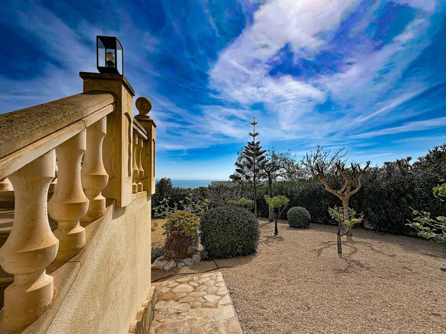 4 sypialnia Willa na sprzedaż w Benitachell / Benitatxell z basenem garażem - 995 000 € (Ref: 9696781)