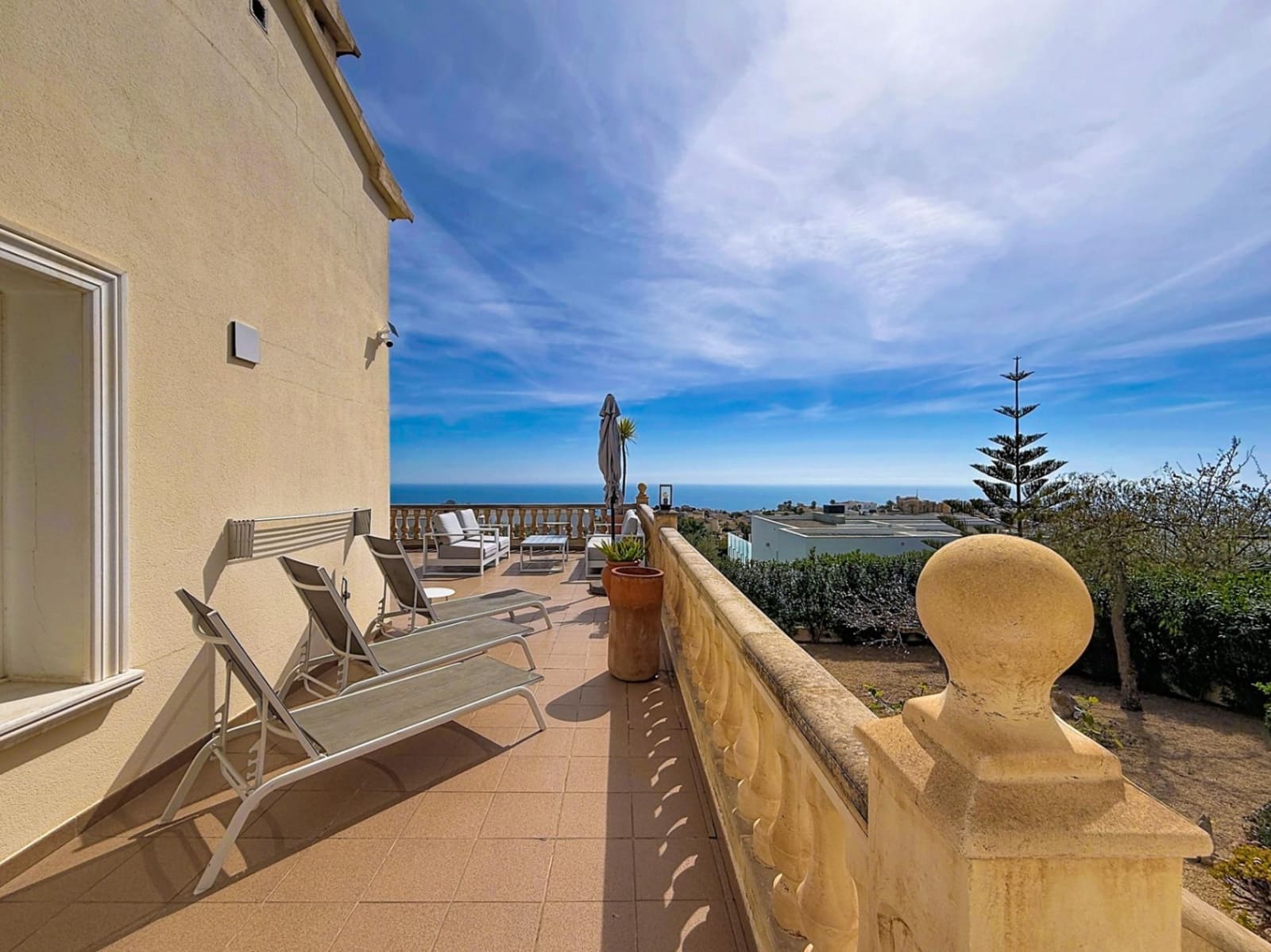 4 sypialnia Willa na sprzedaż w Benitachell / Benitatxell z basenem garażem - 995 000 € (Ref: 9696781)