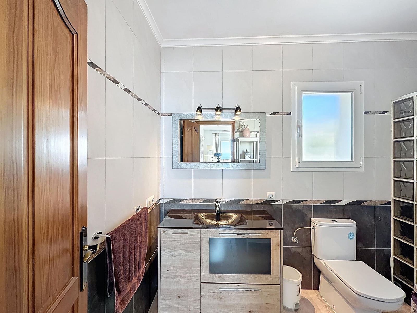 4 sypialnia Willa na sprzedaż w Benitachell / Benitatxell z basenem garażem - 995 000 € (Ref: 9696781)