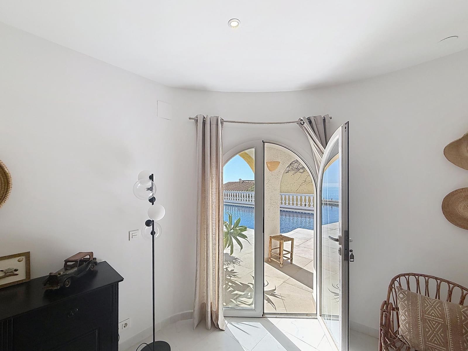 4 bedroom Villa for sale in Benitachell / Benitatxell - € 980,000 (Ref: 9696782)