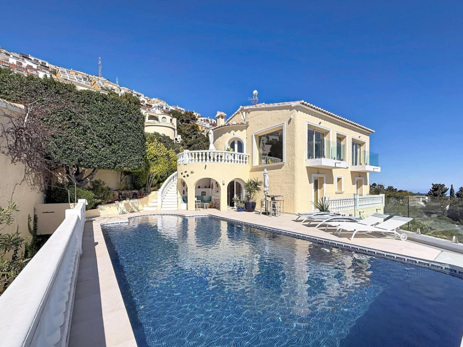 4 bedroom Villa for sale in Benitachell / Benitatxell - € 980,000 (Ref: 9696782)