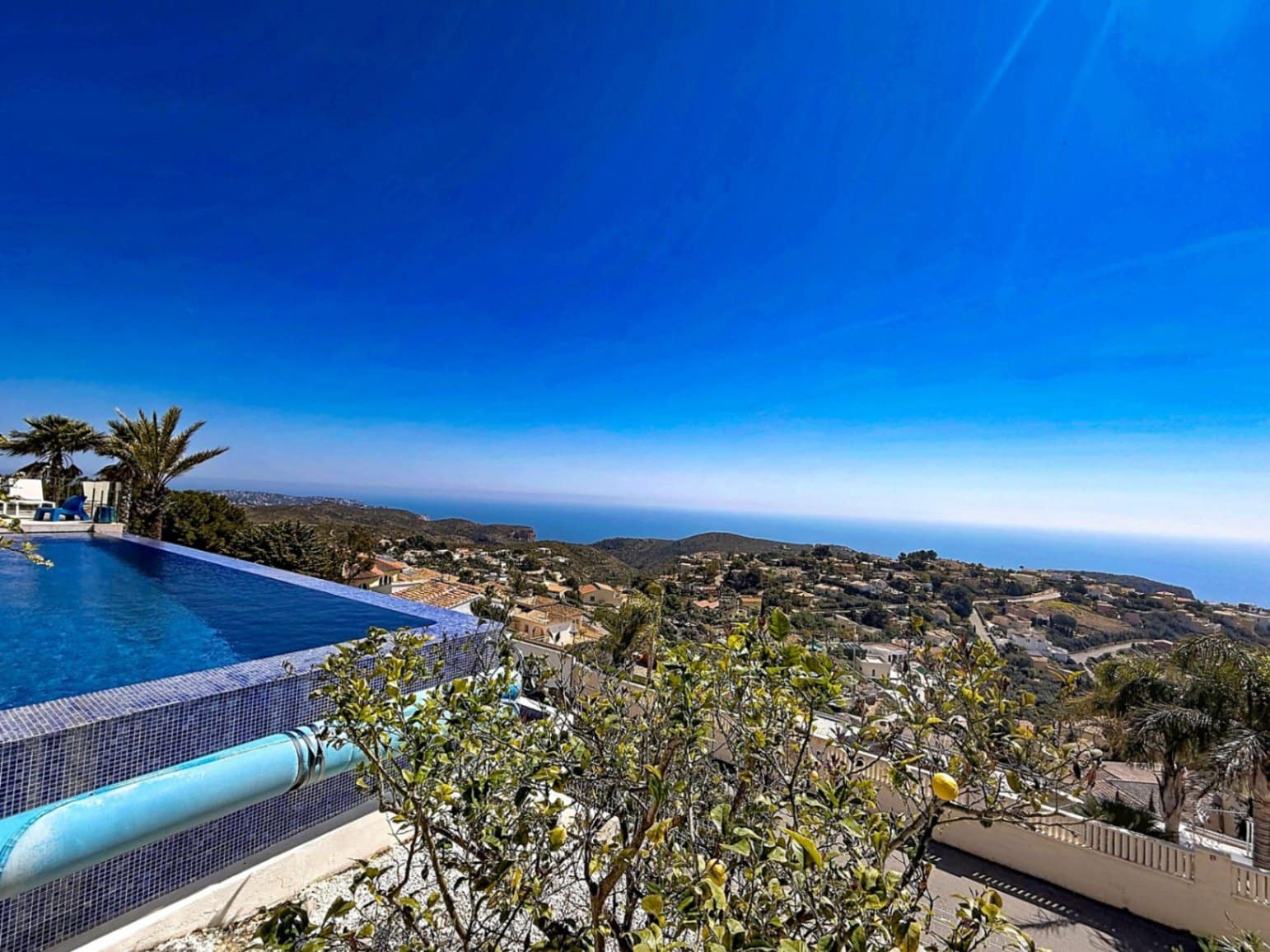 4 bedroom Villa for sale in Benitachell / Benitatxell with pool - € 2,450,000 (Ref: 9744222)